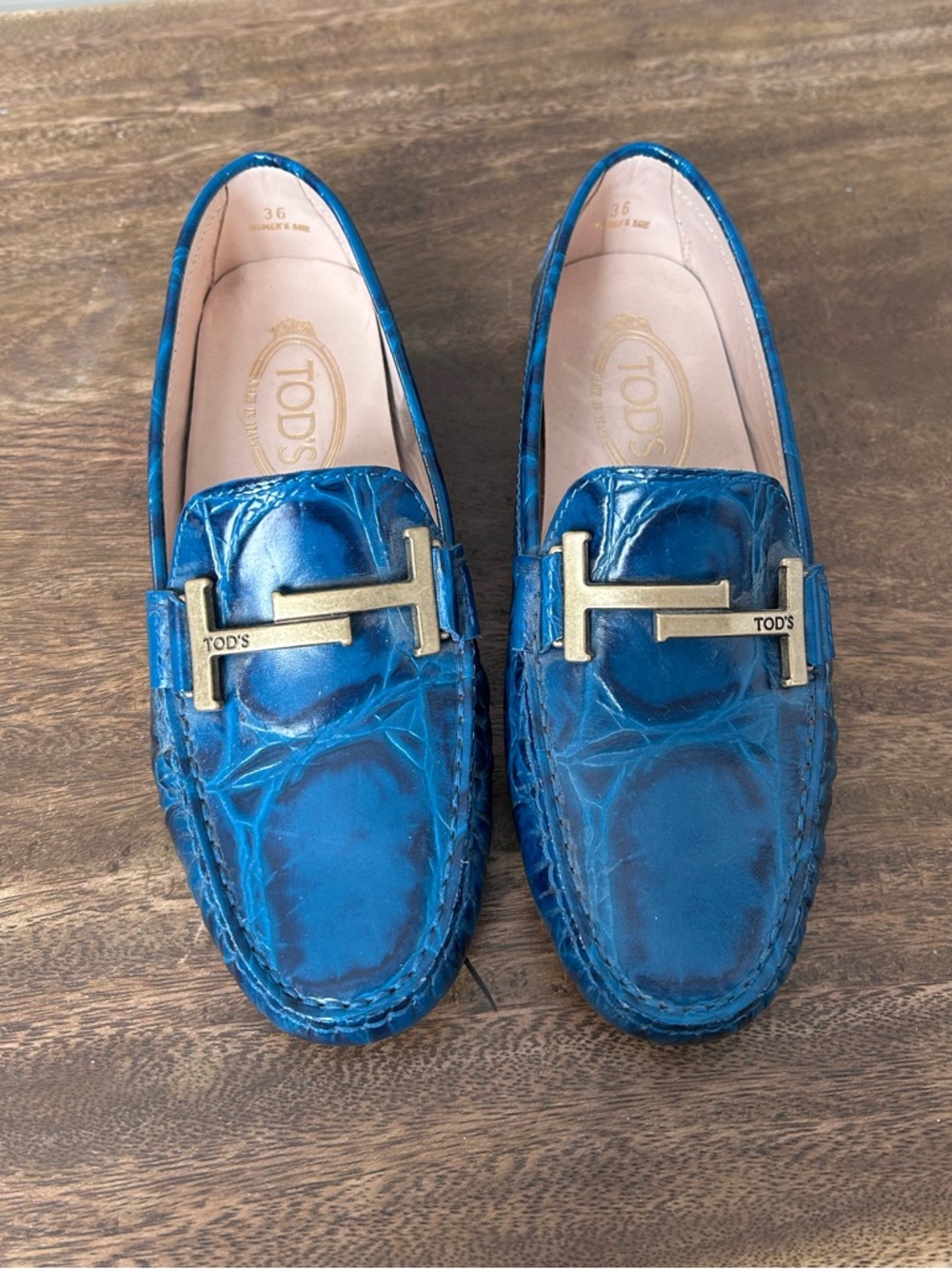 NWOB Tod’s Gommino Double T Loafers Blue Croc Embossed Leather Italian Luxury